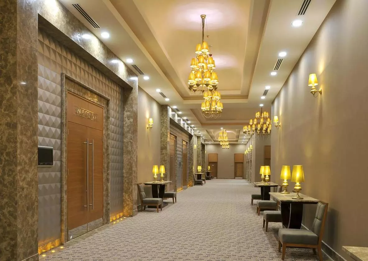 DOUBLE TREE BY HILTON LABY (Copy).jpg